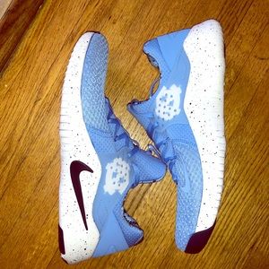 Nike UNC tarheels free run size 13